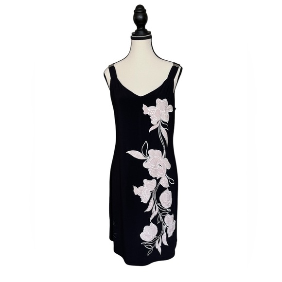 White House Black Market Embroidered Matte Jersey Tank Shift Dress Size Small - Picture 3 of 9